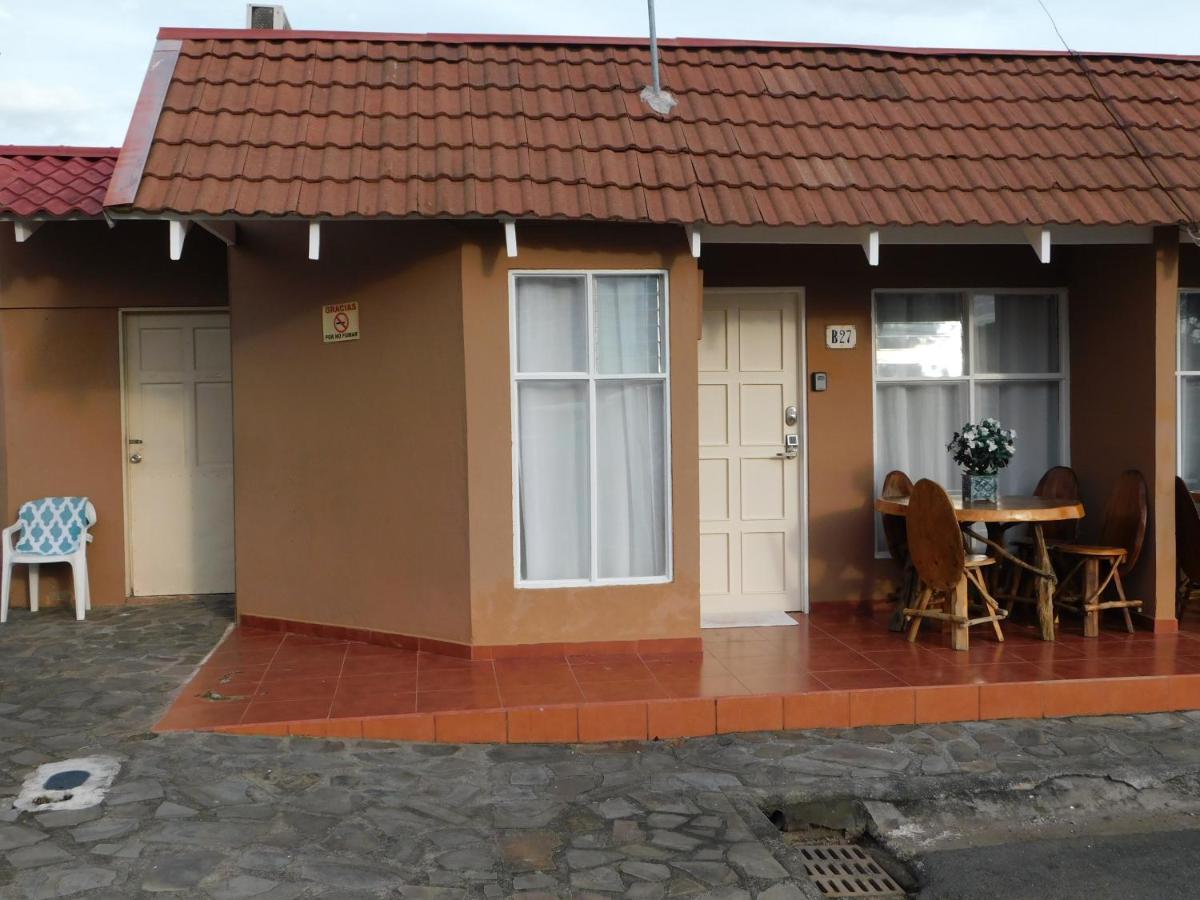 Condo Villa B27 Sleeps Five People - B28 Sleeps Six People - Price Includes Housekeeping Fees Not Taxes - Very Close To The Pool And Beach! Jacó Extérieur photo