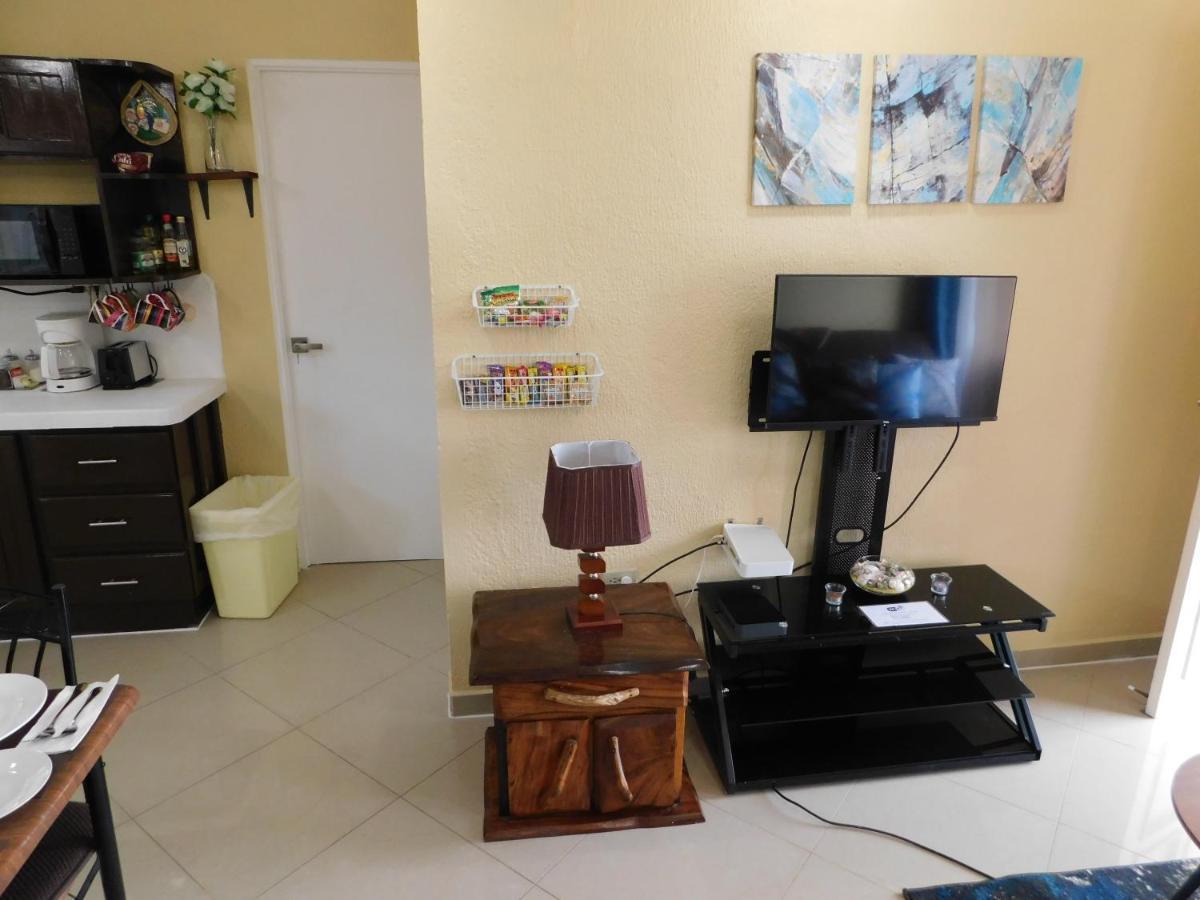 Condo Villa B27 Sleeps Five People - B28 Sleeps Six People - Price Includes Housekeeping Fees Not Taxes - Very Close To The Pool And Beach! Jacó Extérieur photo
