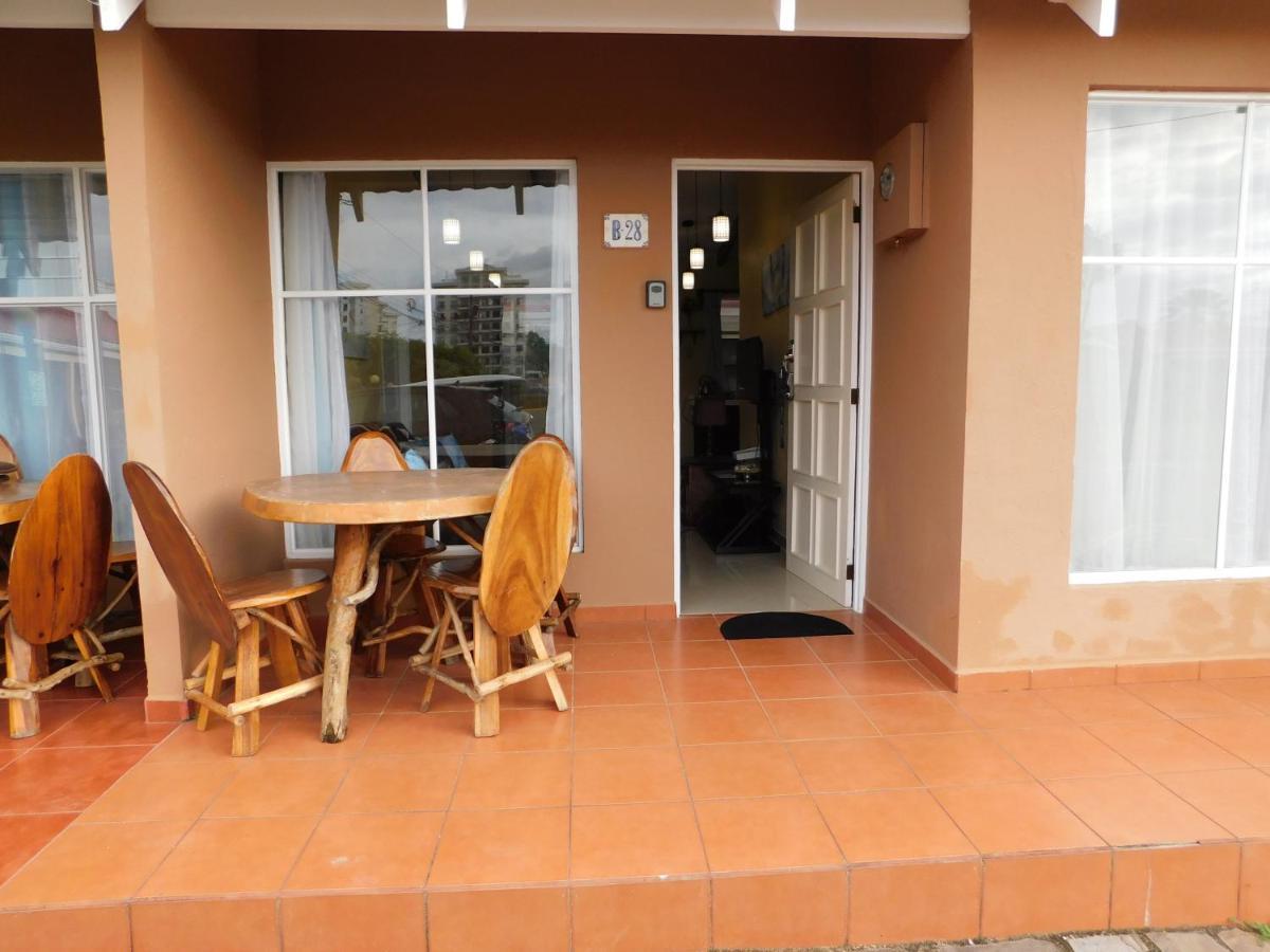 Condo Villa B27 Sleeps Five People - B28 Sleeps Six People - Price Includes Housekeeping Fees Not Taxes - Very Close To The Pool And Beach! Jacó Extérieur photo