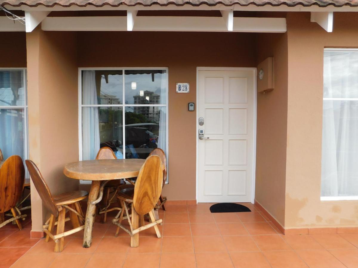 Condo Villa B27 Sleeps Five People - B28 Sleeps Six People - Price Includes Housekeeping Fees Not Taxes - Very Close To The Pool And Beach! Jacó Extérieur photo
