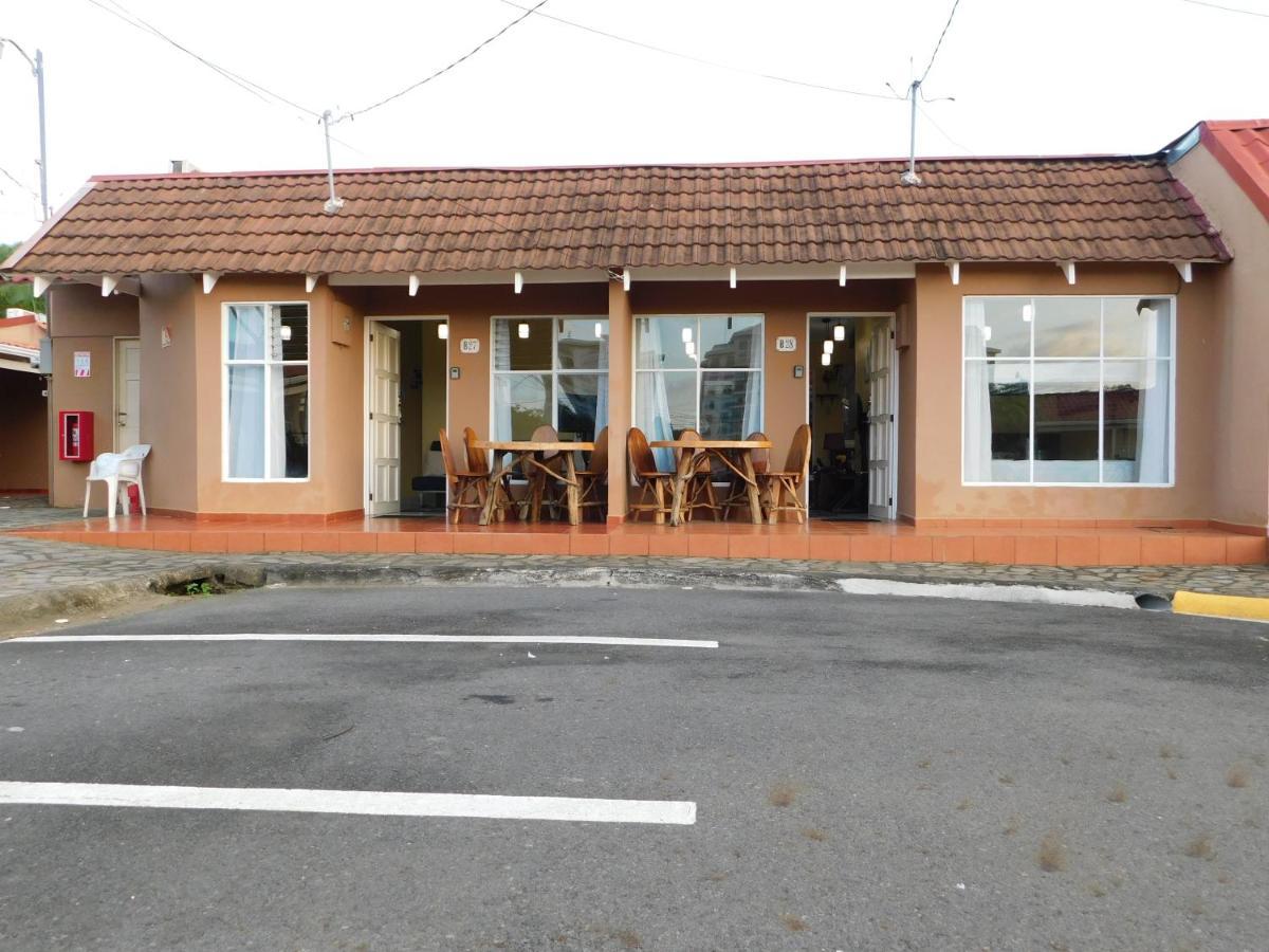Condo Villa B27 Sleeps Five People - B28 Sleeps Six People - Price Includes Housekeeping Fees Not Taxes - Very Close To The Pool And Beach! Jacó Extérieur photo